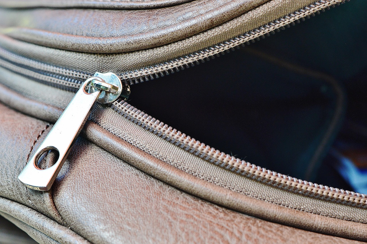 zipper, gray, pocket, zipper, zipper, pocket, pocket, pocket, pocket, pocket